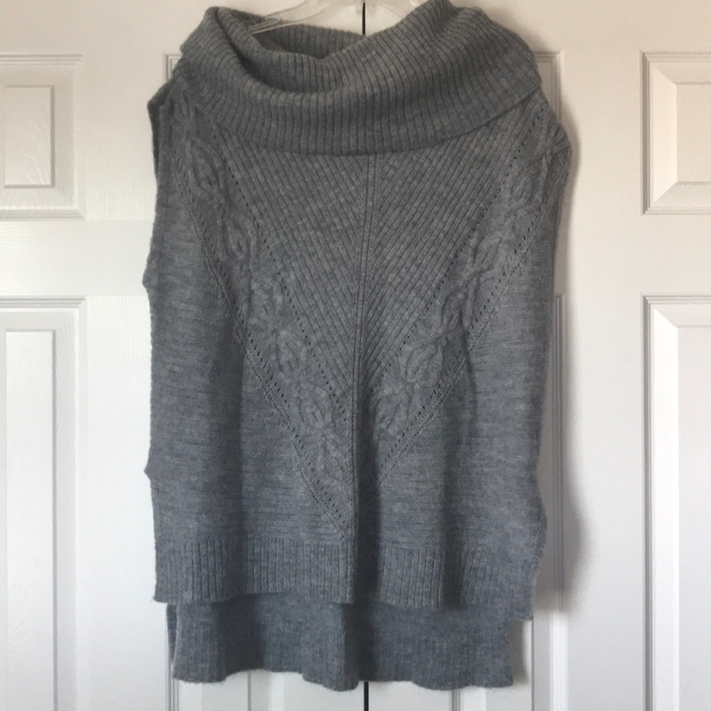 White House Black Market scoop neck sweater vest